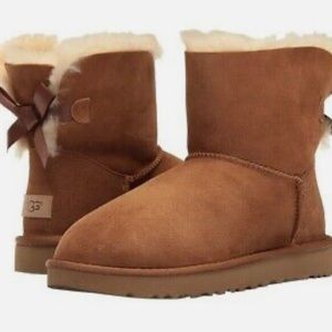 Bailey Bow II winter boots from ugg chesnut it is size 8 women's